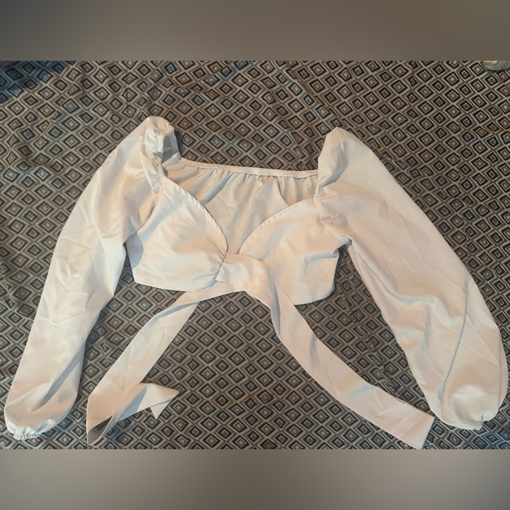 Long sleeve White Cropped Tie Blouse